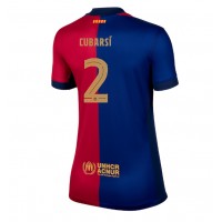 Camisa de Futebol Barcelona Pau Cubarsi #2 Equipamento Principal Mulheres 2024-25 Manga Curta